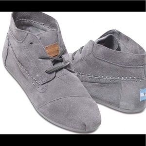 Toms Suede Chukka Lace-up Moccasin Bootie Gray Sz8